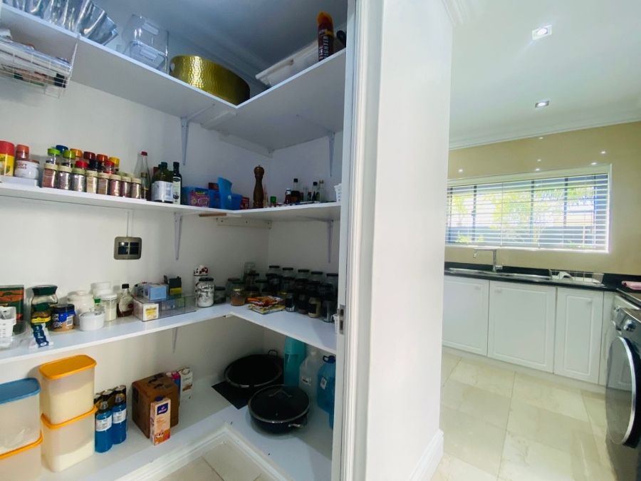 5 Bedroom Property for Sale in Sunset Beach Western Cape